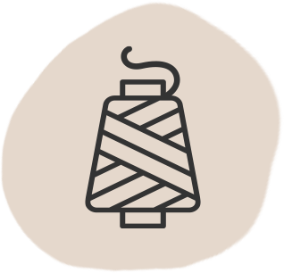Minimalist line icon of a yarn spool with thread, representing non-dyed or natural fiber, placed over a beige organic-shaped background.